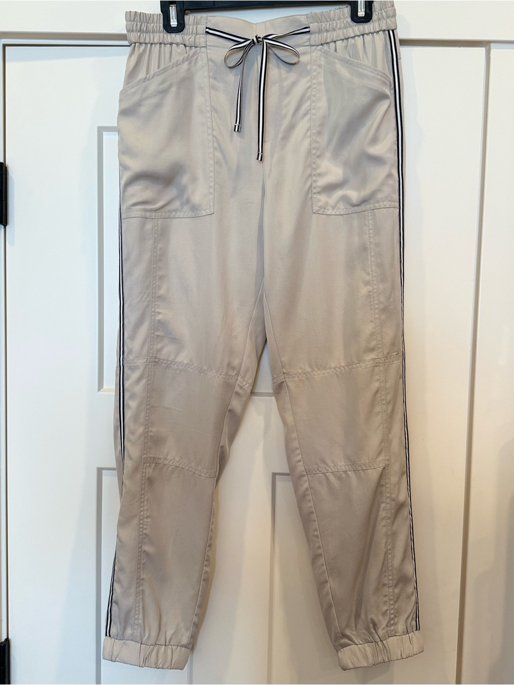 NWT Banana Republic Beige Lyocell Cargo Jogger Pants Small